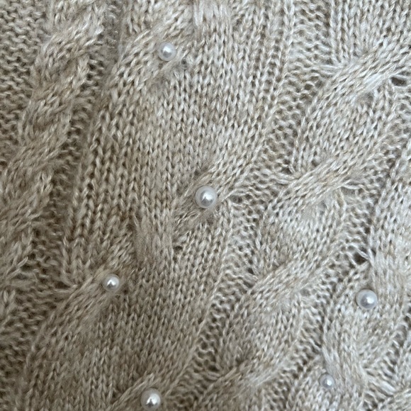 RW&CO oatmeal cable tunic sweater in XS with pearl beading and rounded hem. EUC - Picture 2 of 4